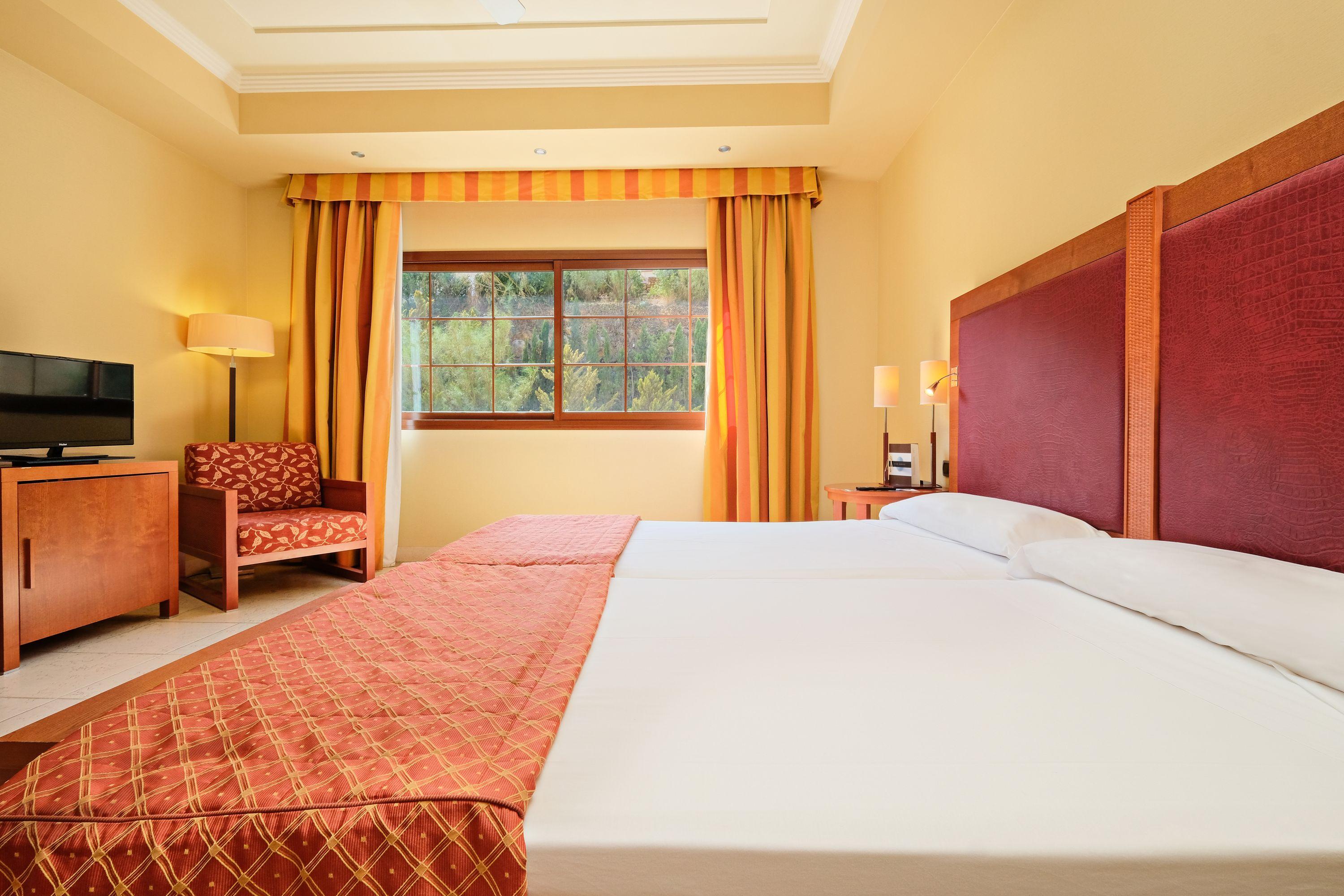 Hotel Envia Almeria Spa & Golf Агуадулсе Екстериор снимка A room at the hotel