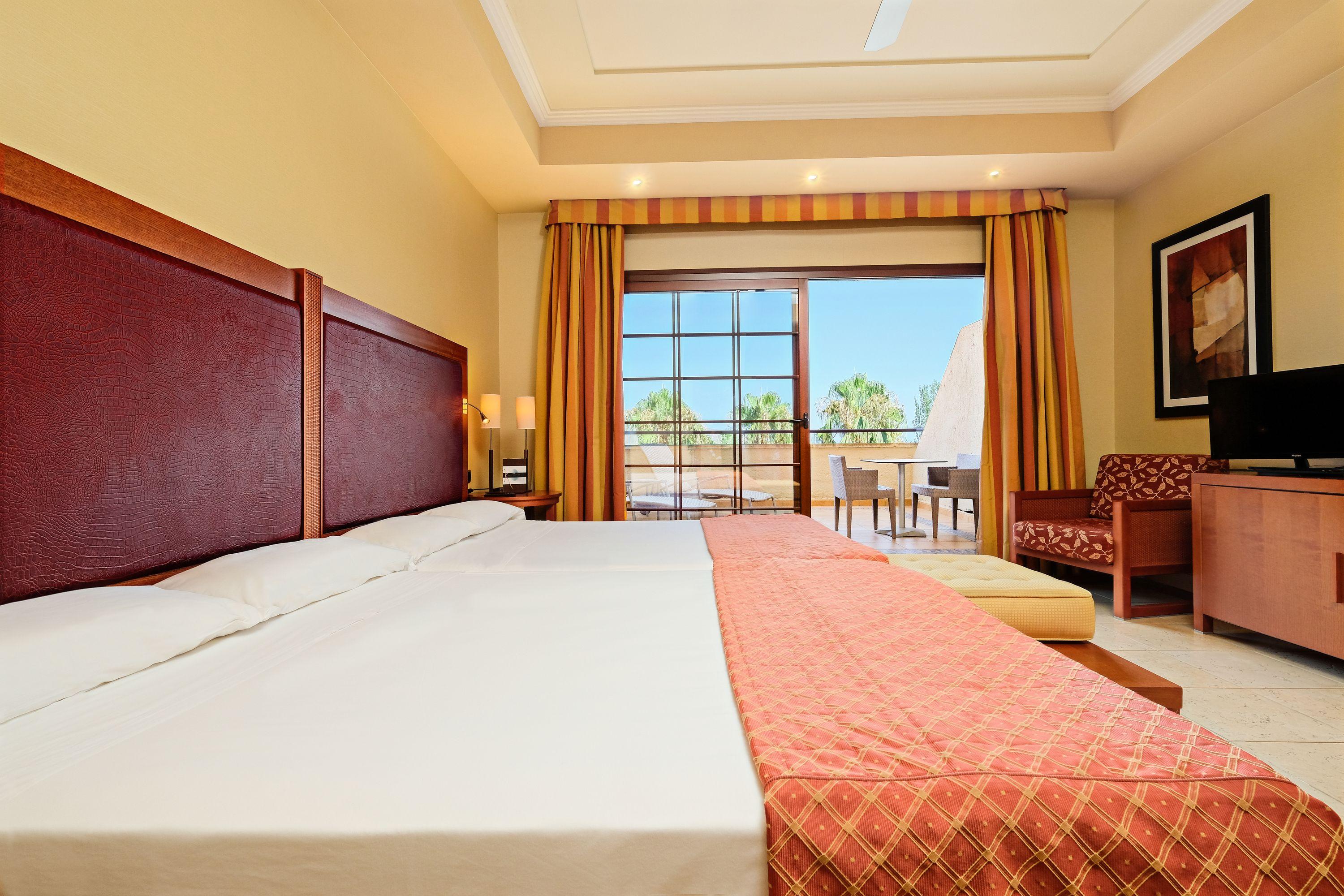 Hotel Envia Almeria Spa & Golf Агуадулсе Екстериор снимка A room at the Iberostar Grand Hotel Melia, in Playa del Inglés, Gran Canaria, Spain.