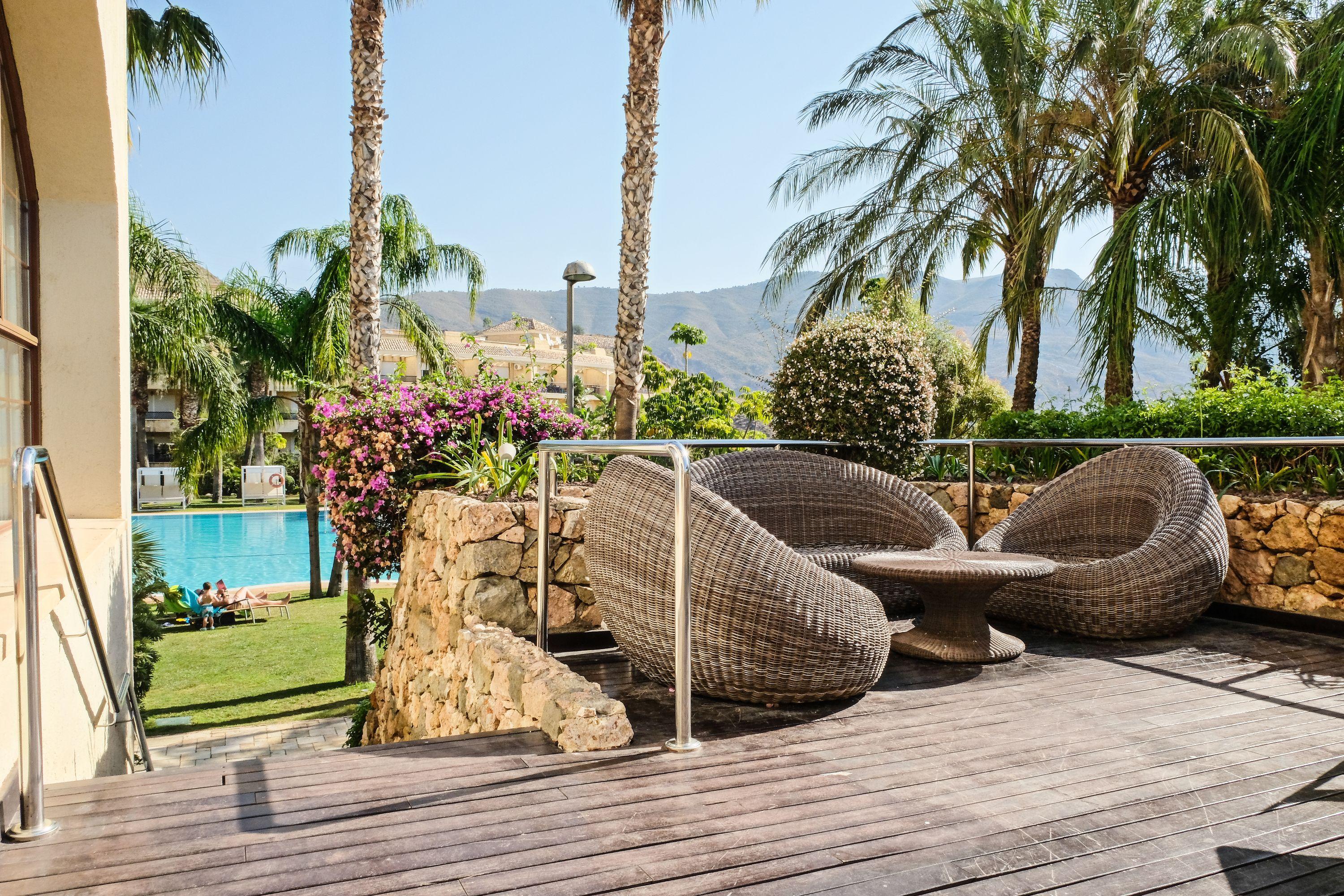 Hotel Envia Almeria Spa & Golf Агуадулсе Екстериор снимка The hotel's pool